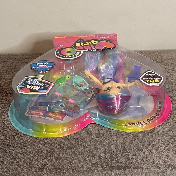Vibe Girls Mia Ocean Vibe Doll, Vibe Ring, 50 Stickers & Vibe Diary Brand New - Picture 4 of 8